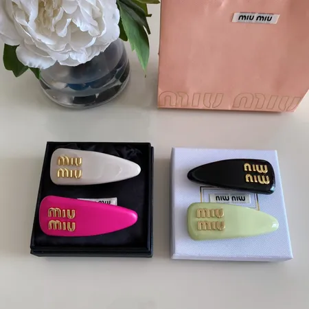 ミュウミュウ ヘアアクセサリー