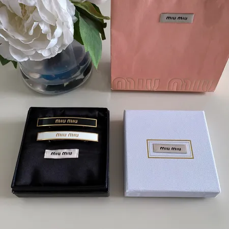 ミュウミュウ ヘアアクセサリー