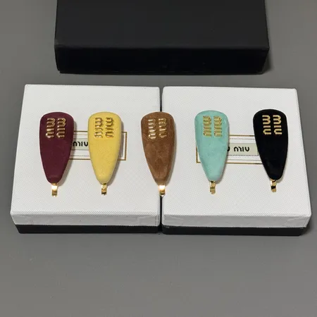 ミュウミュウ ヘアアクセサリー