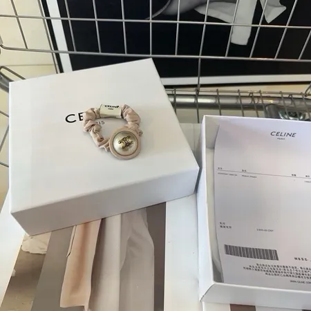 セリーヌ ヘアアクセサリー