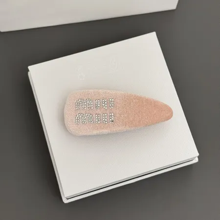 ミュウミュウ ヘアアクセサリー