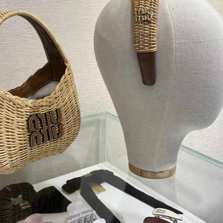 ミュウミュウ ヘアアクセサリー