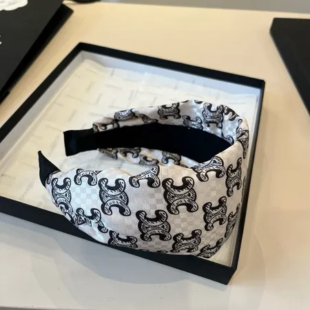 セリーヌ ヘアアクセサリー