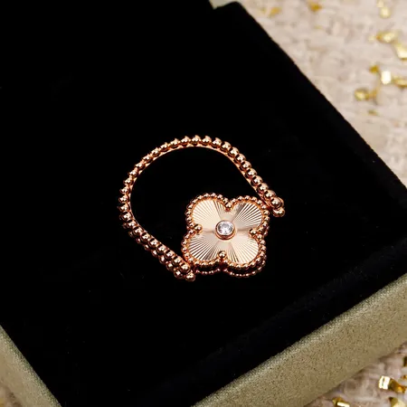 ヴァン クリーフ＆アーペル 指輪