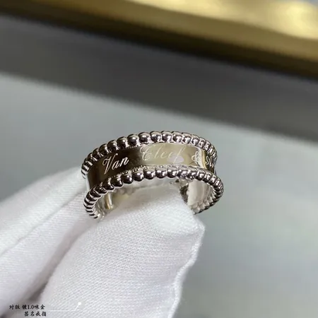 ヴァン クリーフ＆アーペル 指輪