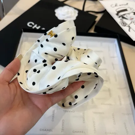 セリーヌ ヘアアクセサリー