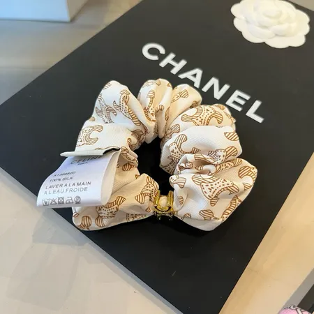 セリーヌ ヘアアクセサリー