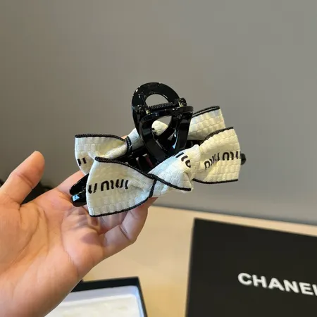 ミュウミュウ ヘアアクセサリー