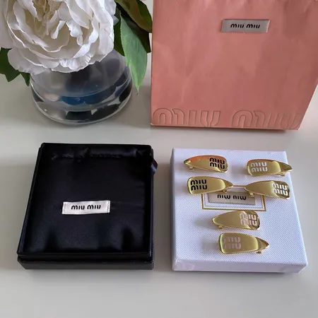 ミュウミュウ ヘアアクセサリー