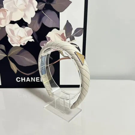 プラダ ヘアアクセサリー