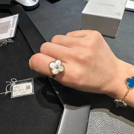 ヴァン クリーフ＆アーペル 指輪