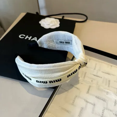 ミュウミュウ ヘアアクセサリー