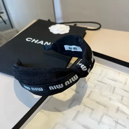 ミュウミュウ ヘアアクセサリー