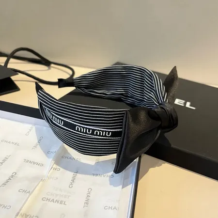 ミュウミュウ ヘアアクセサリー