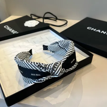 ミュウミュウ ヘアアクセサリー