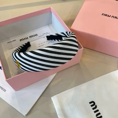 ミュウミュウ ヘアアクセサリー