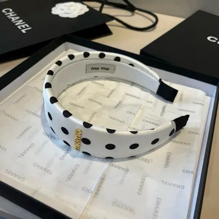 ミュウミュウ ヘアアクセサリー