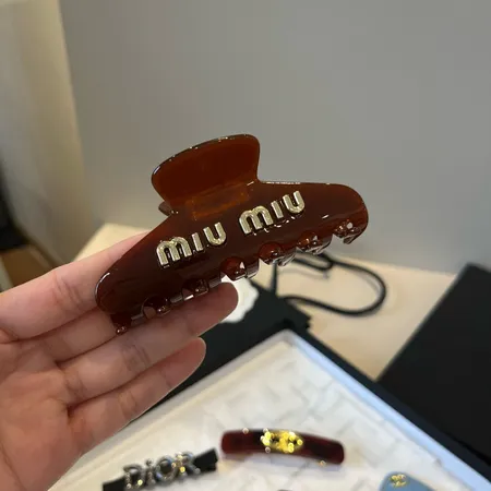 ミュウミュウ ヘアアクセサリー