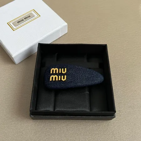 ミュウミュウ ヘアアクセサリー