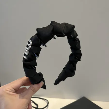 ミュウミュウ ヘアアクセサリー