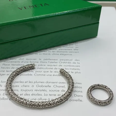 ボッテガ ヴェネタ 指輪