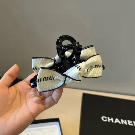 ミュウミュウ ヘアアクセサリー