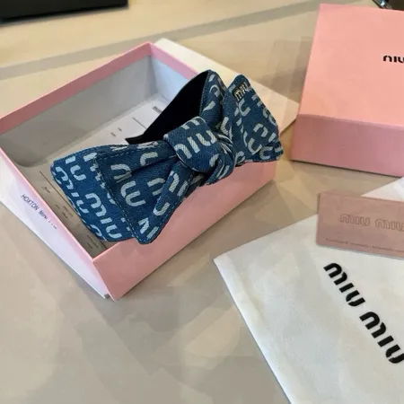 ミュウミュウ ヘアアクセサリー