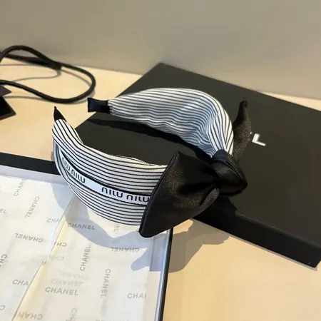 ミュウミュウ ヘアアクセサリー