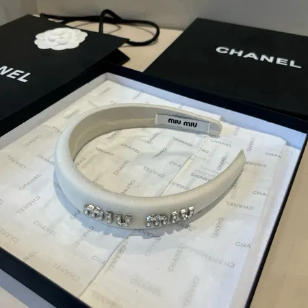 ミュウミュウ ヘアアクセサリー