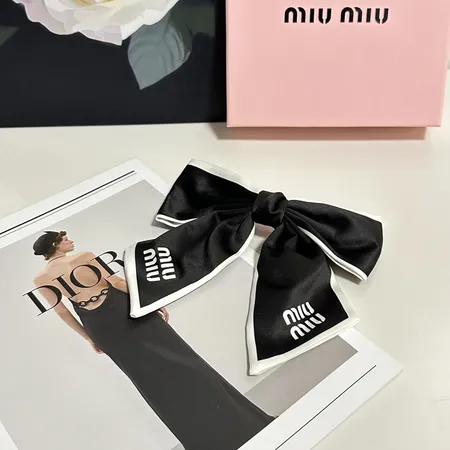 ミュウミュウ ヘアアクセサリー