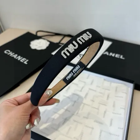 ミュウミュウ ヘアアクセサリー