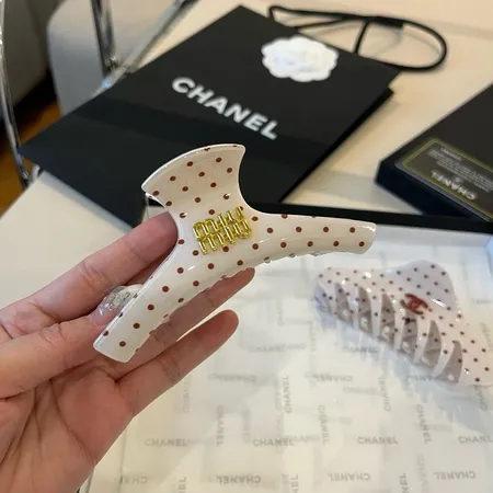 ミュウミュウ ヘアアクセサリー