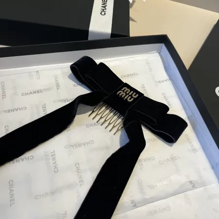 ミュウミュウ ヘアアクセサリー