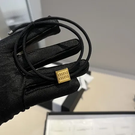 ミュウミュウ ヘアアクセサリー