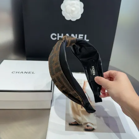 フェンディ ヘアアクセサリー