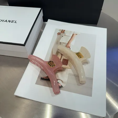 ミュウミュウ ヘアアクセサリー