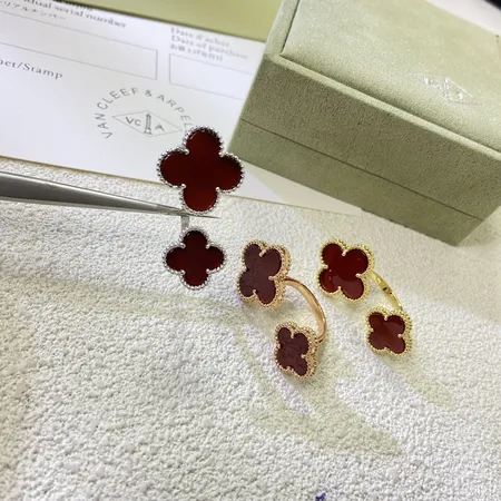 ヴァン クリーフ＆アーペル 指輪