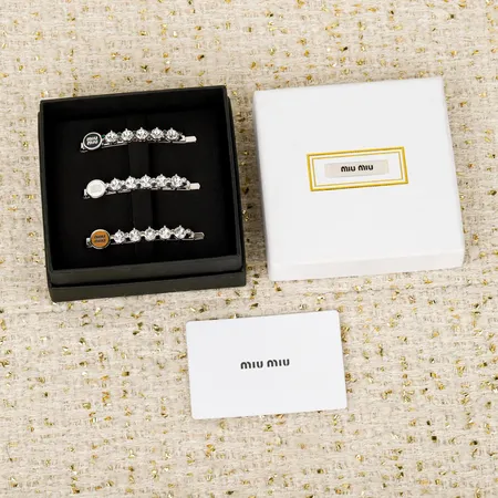 ミュウミュウ ヘアアクセサリー