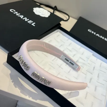 ミュウミュウ ヘアアクセサリー