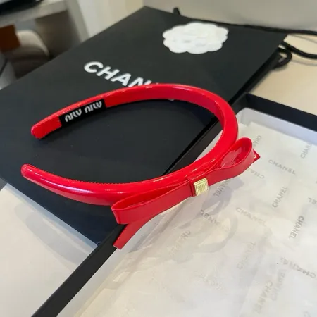 ミュウミュウ ヘアアクセサリー