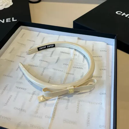 ミュウミュウ ヘアアクセサリー