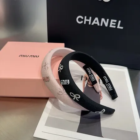 ミュウミュウ ヘアアクセサリー