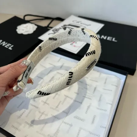 ミュウミュウ ヘアアクセサリー