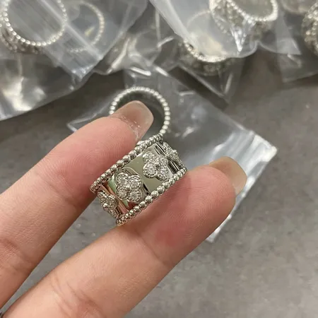 ヴァン クリーフ＆アーペル 指輪