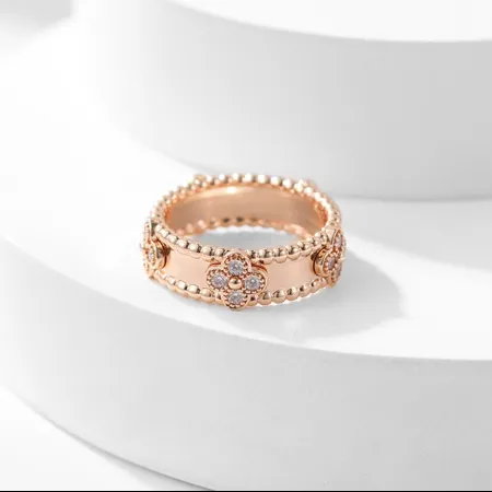 ヴァン クリーフ＆アーペル 指輪