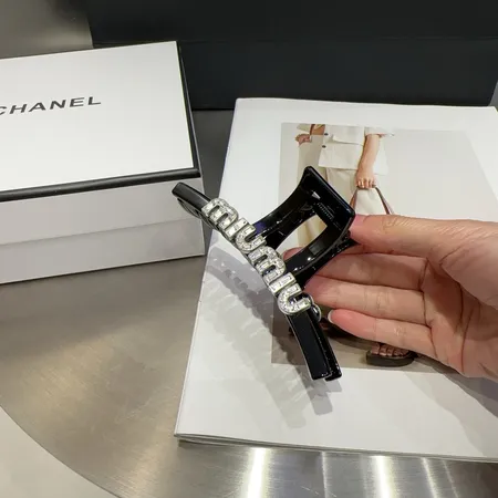 ミュウミュウ ヘアアクセサリー