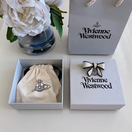 ミュウミュウ ヘアアクセサリー