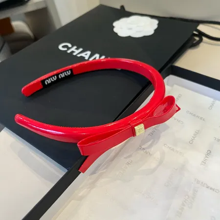 ミュウミュウ ヘアアクセサリー