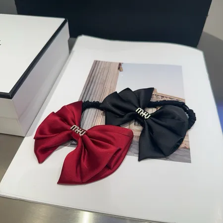 ミュウミュウ ヘアアクセサリー