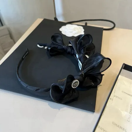 ミュウミュウ ヘアアクセサリー